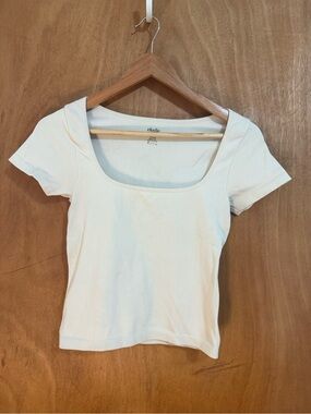 Elodie White Scoop Neck Ribbed Crop Top
